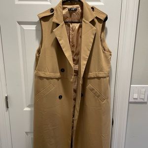 Sleeveless Trench Coat